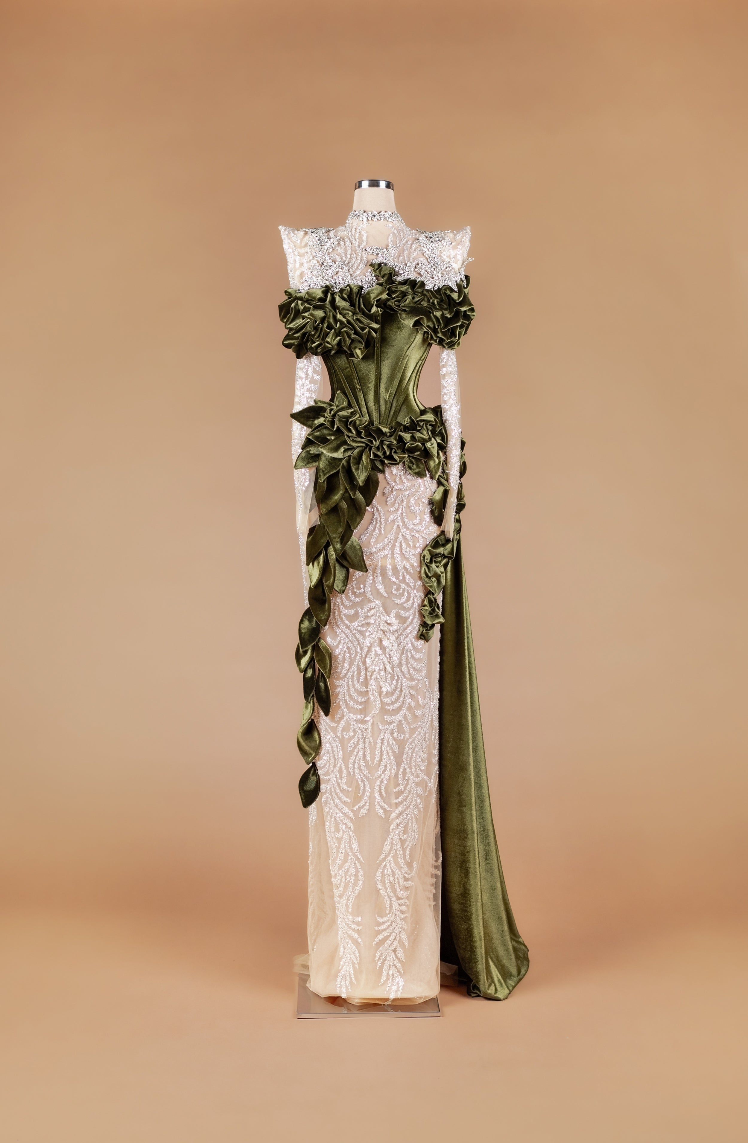 Verdant Laurel Tapestry