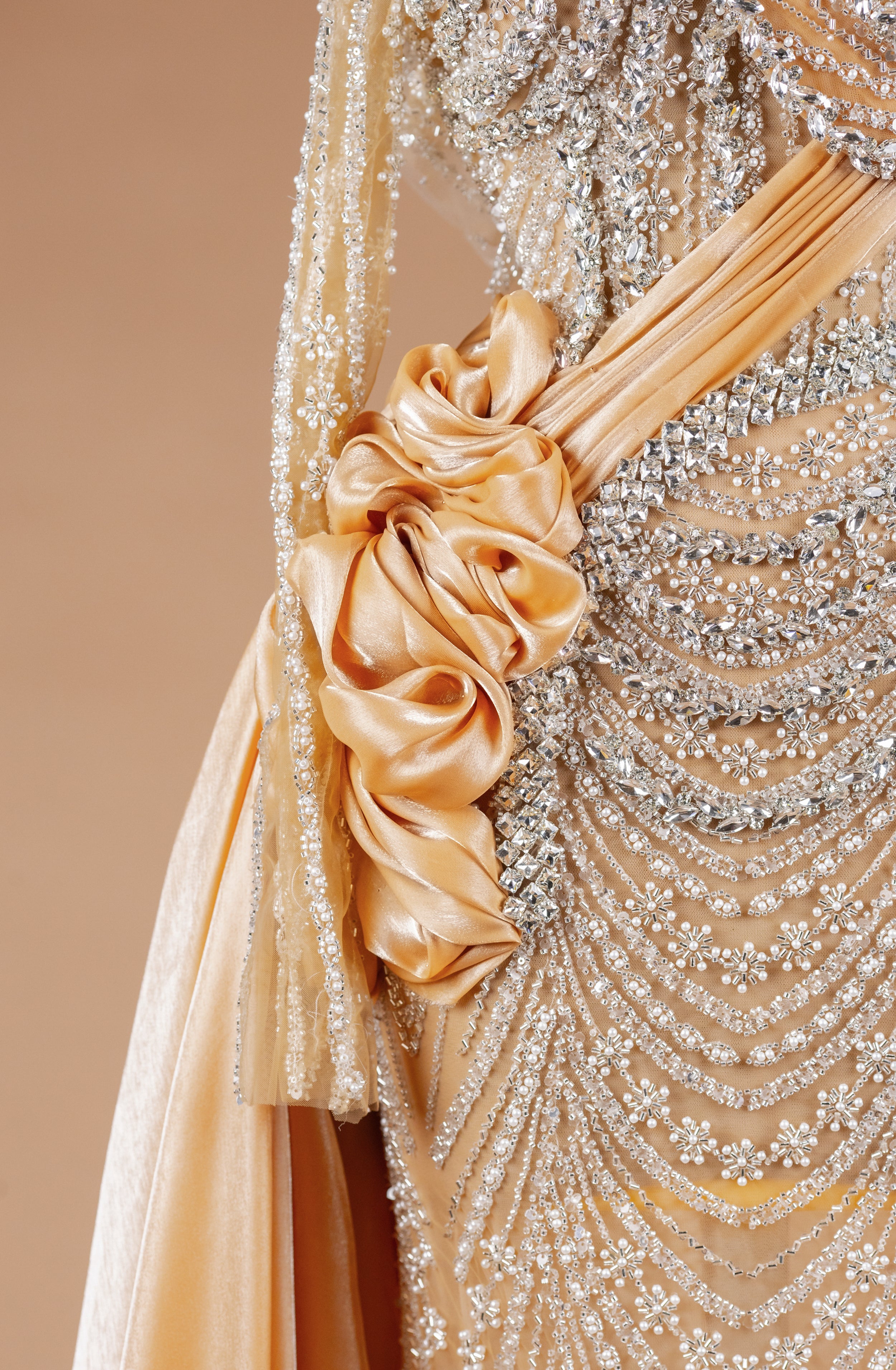 Regal Frosted Arabesque