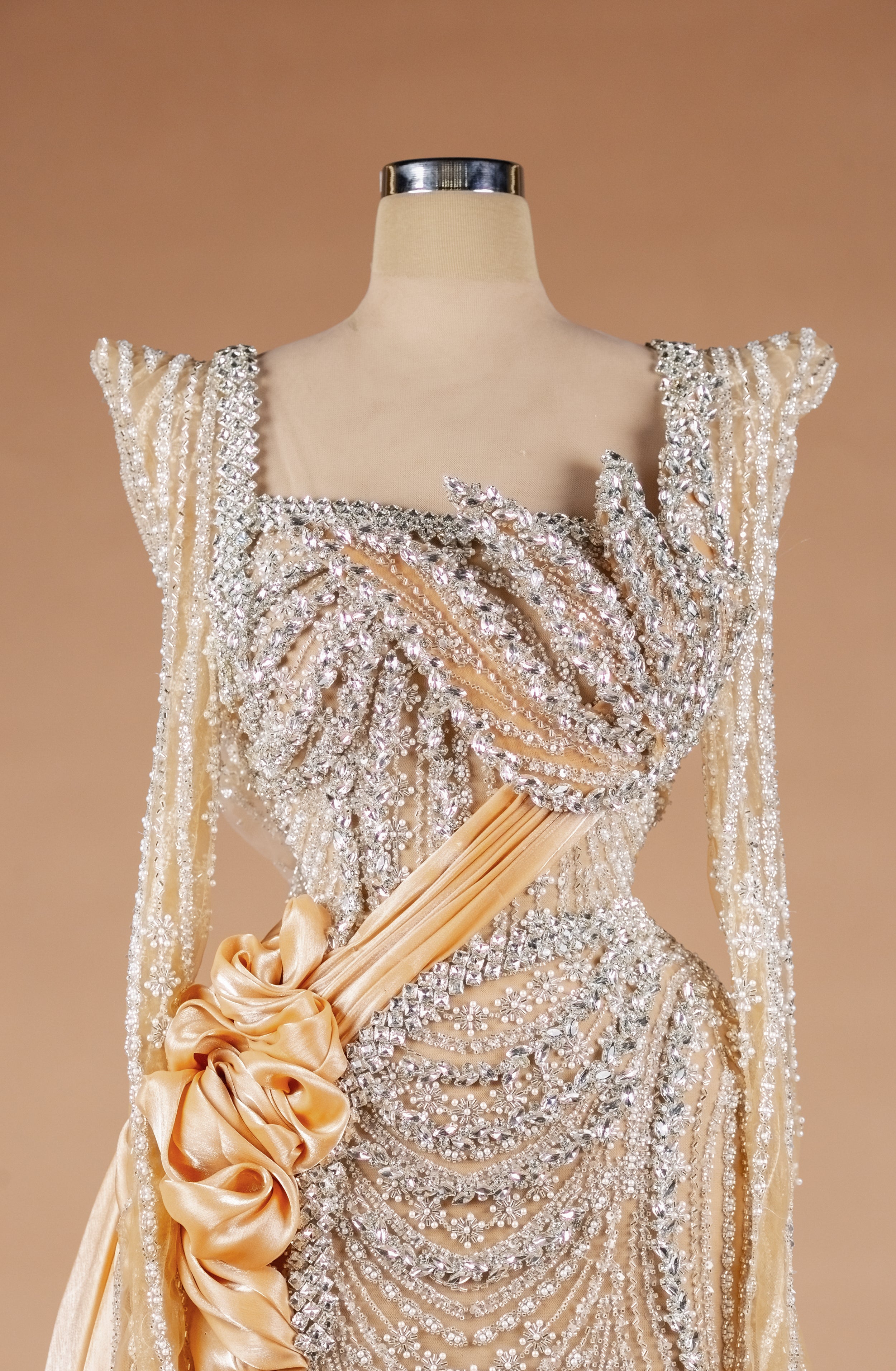 Regal Frosted Arabesque