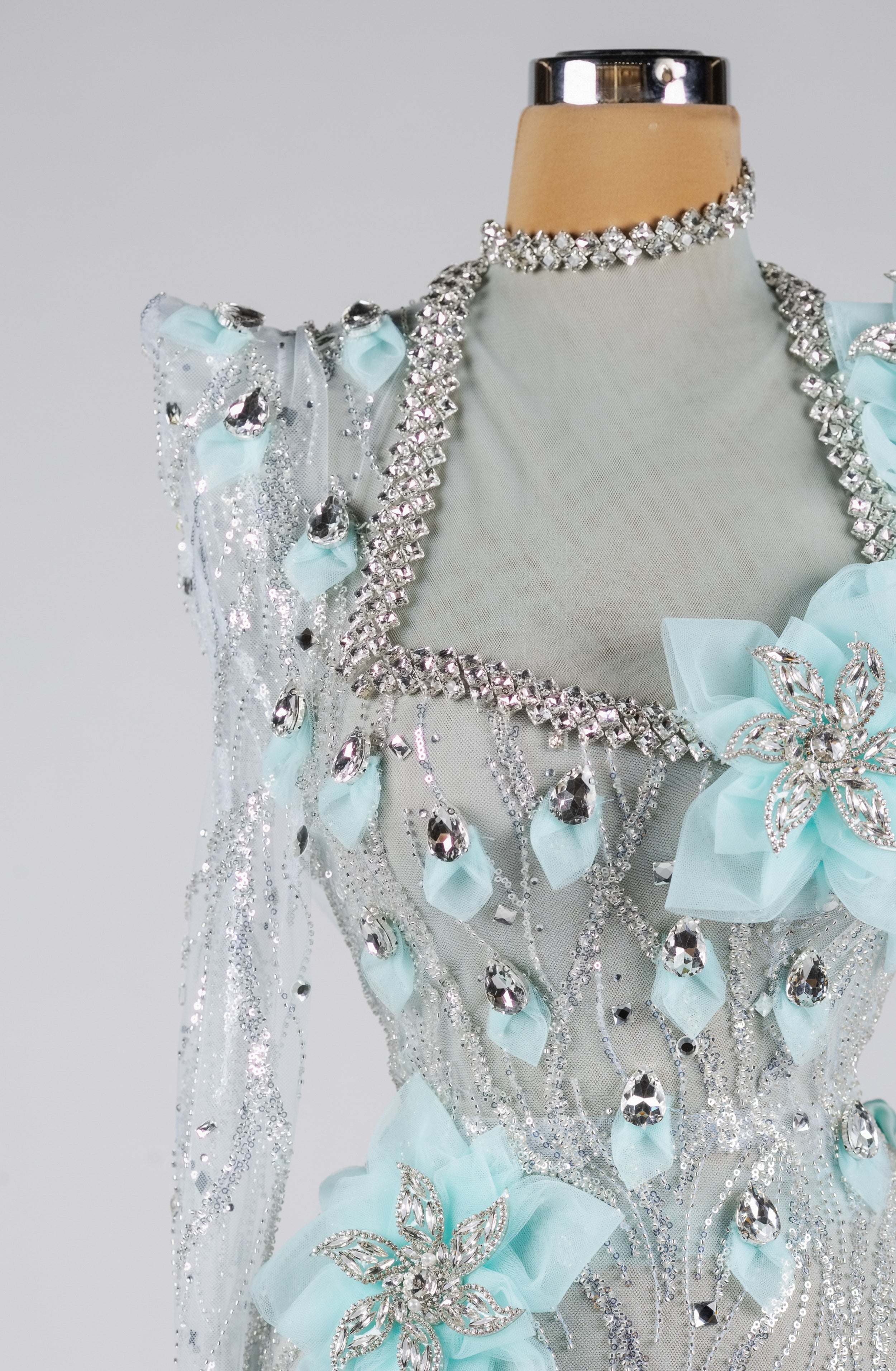 Frosted Aurora Blossom