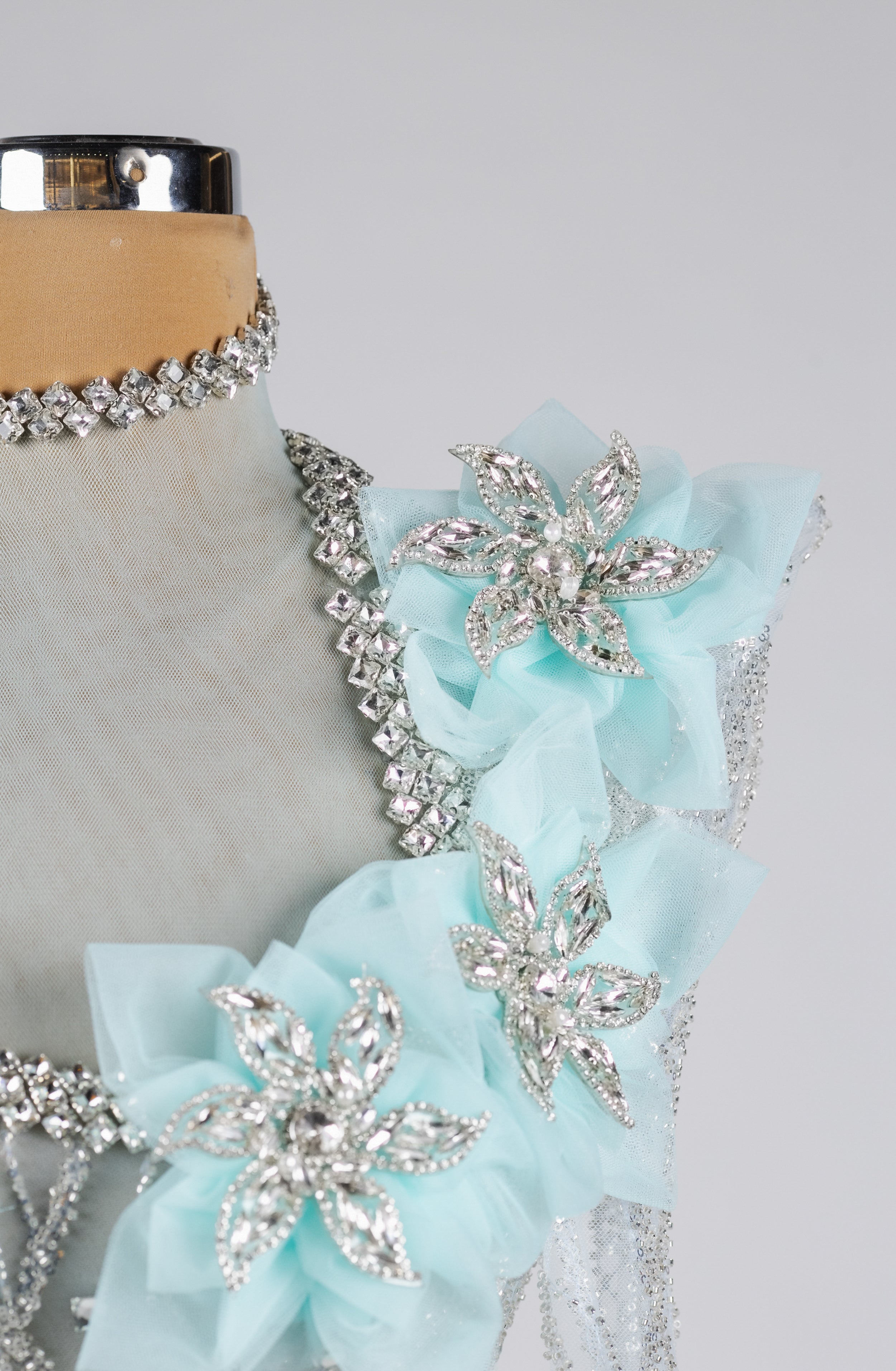 Frosted Aurora Blossom