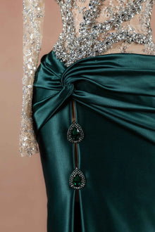 Emerald Jewel Crest