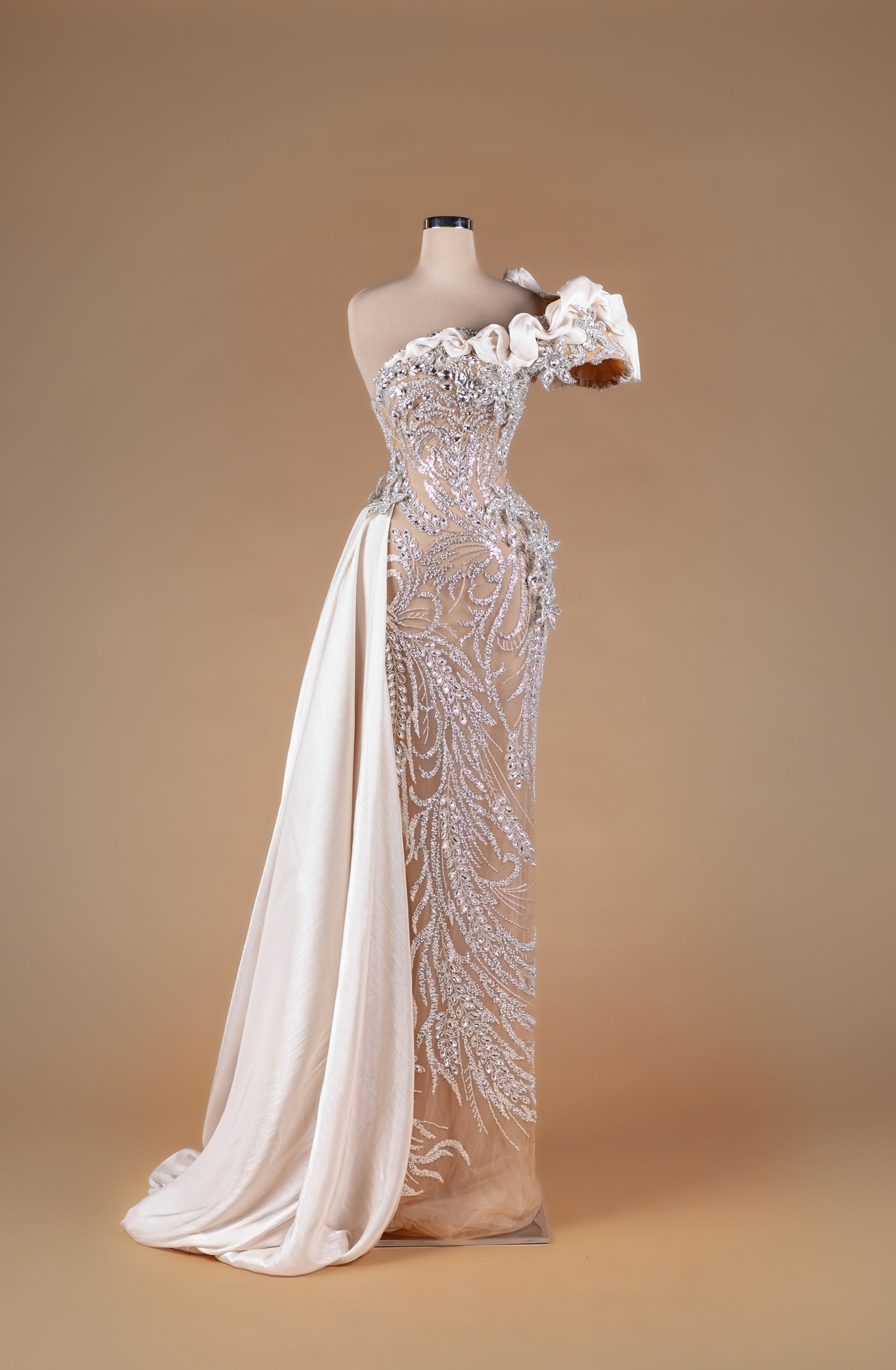 Ivory Zephyr Arabesque