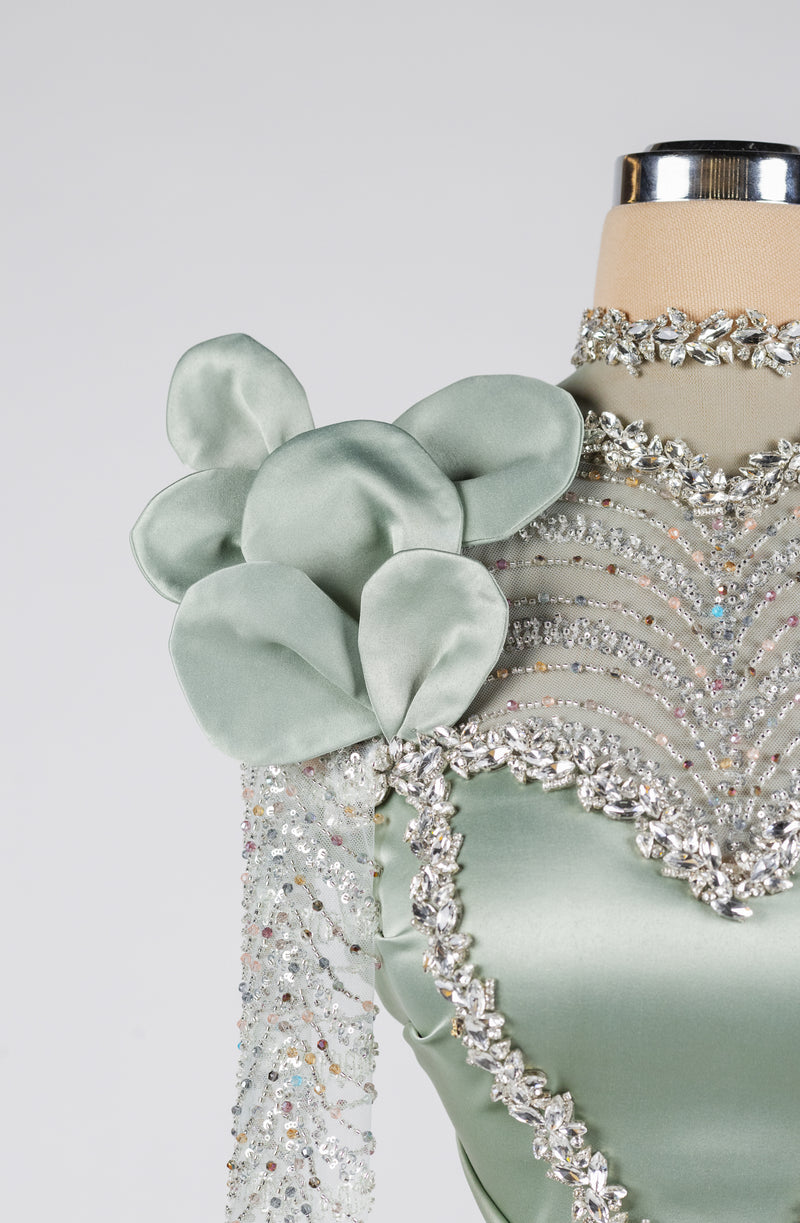 Celestine Petal Crest