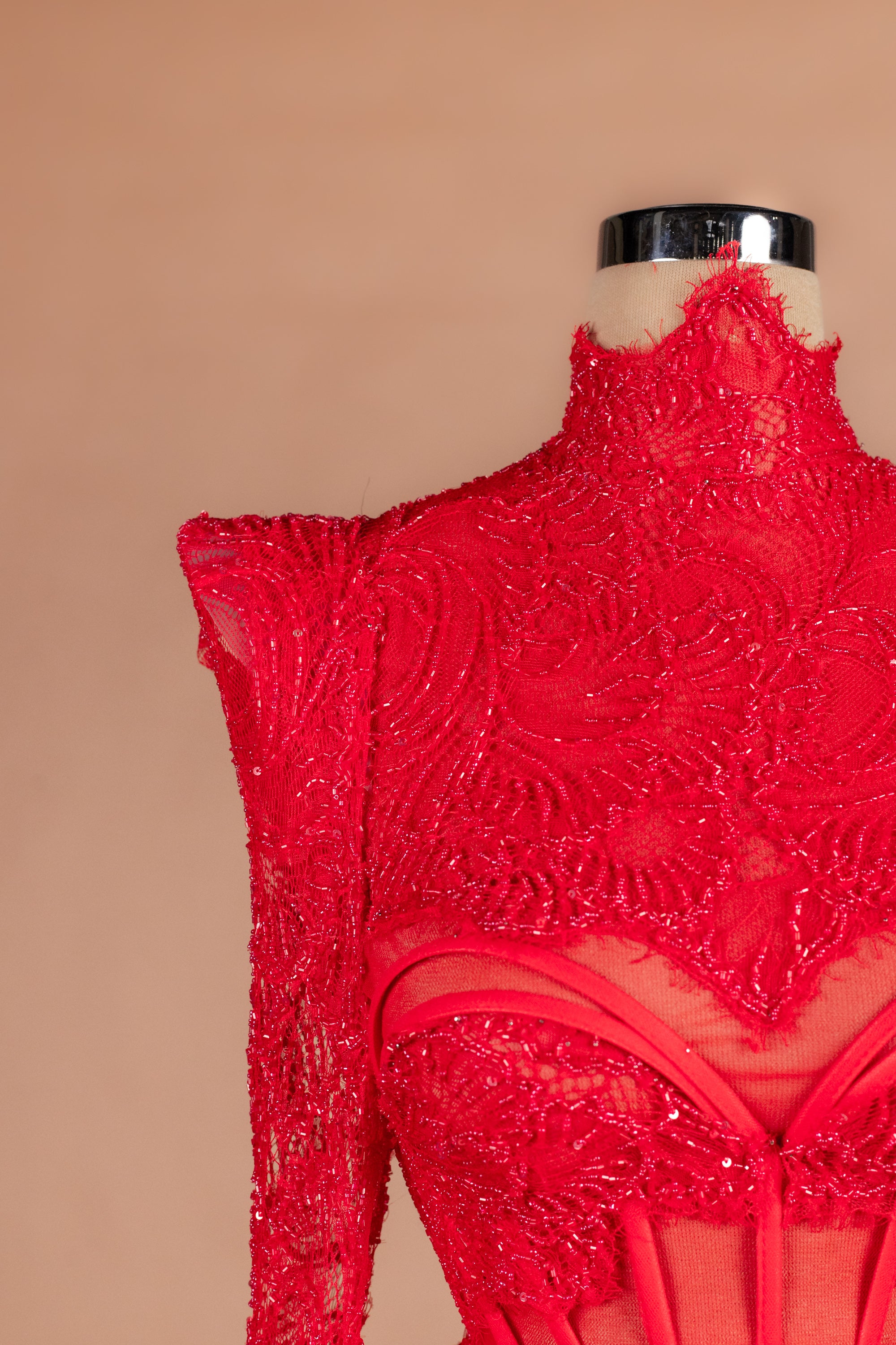 Sihëna روبي كيدج — red high-neck long-sleeve mermaid فستان سهرة