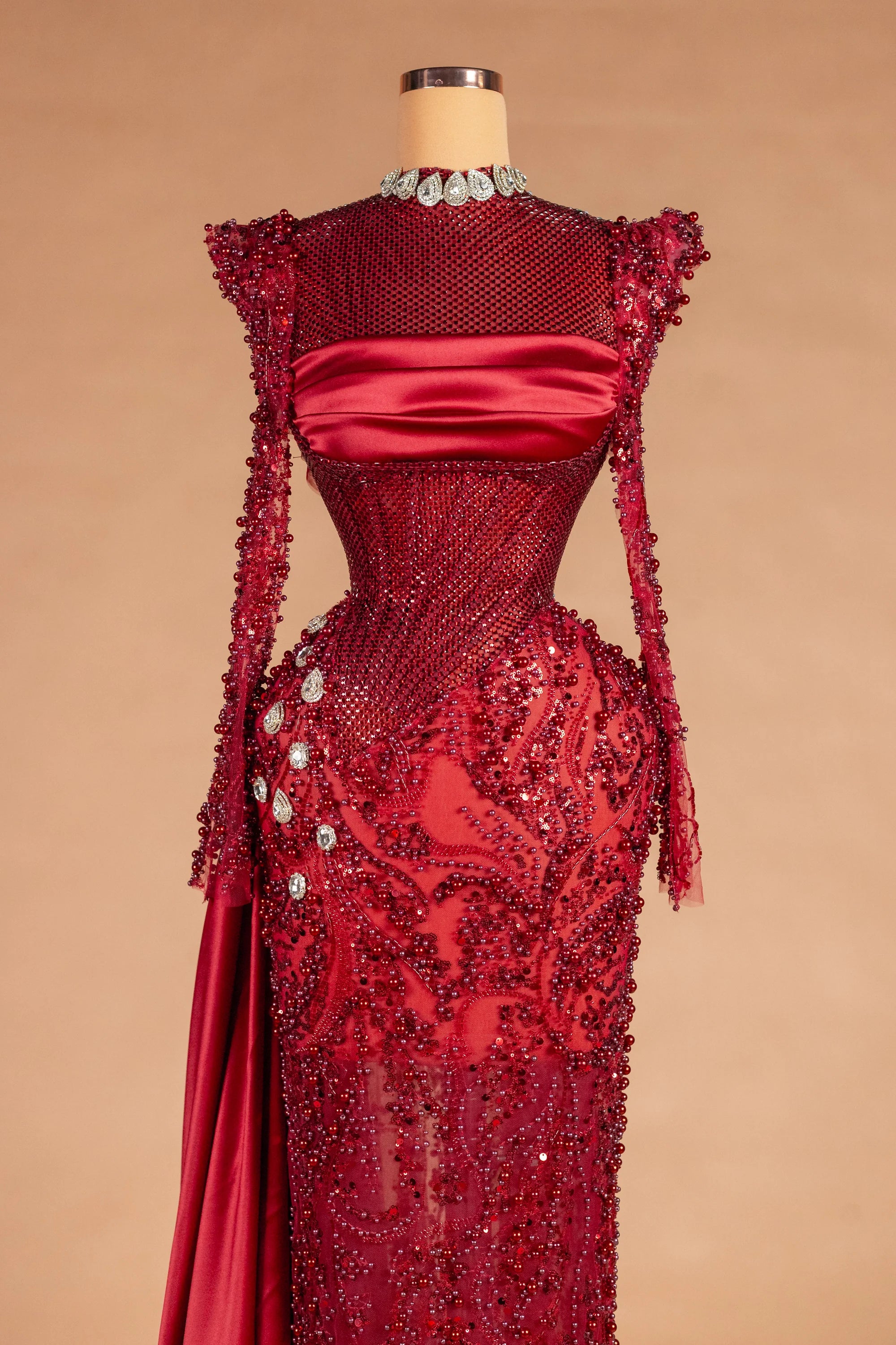 Sihëna عقيق المساء — crimson high-neck long-sleeve column evening dress
