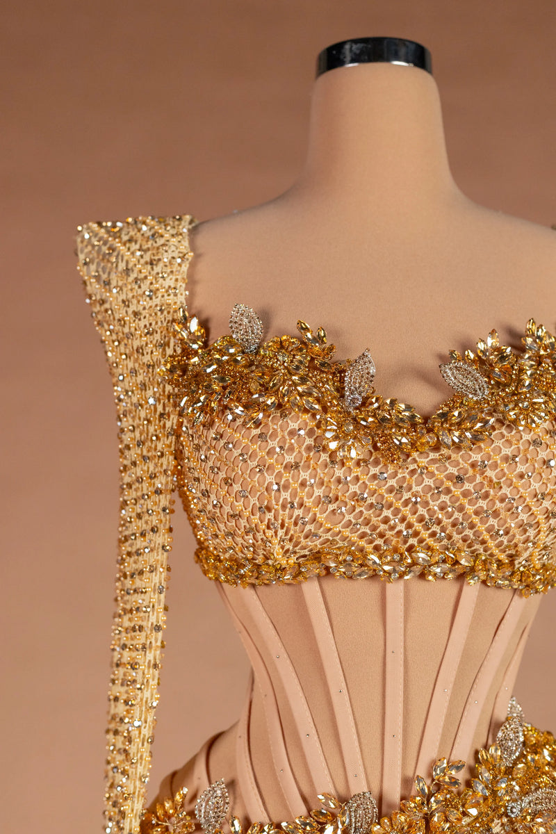 Sihëna رَحيقُ الذَّهَب — gold square long-sleeve mermaid evening dress