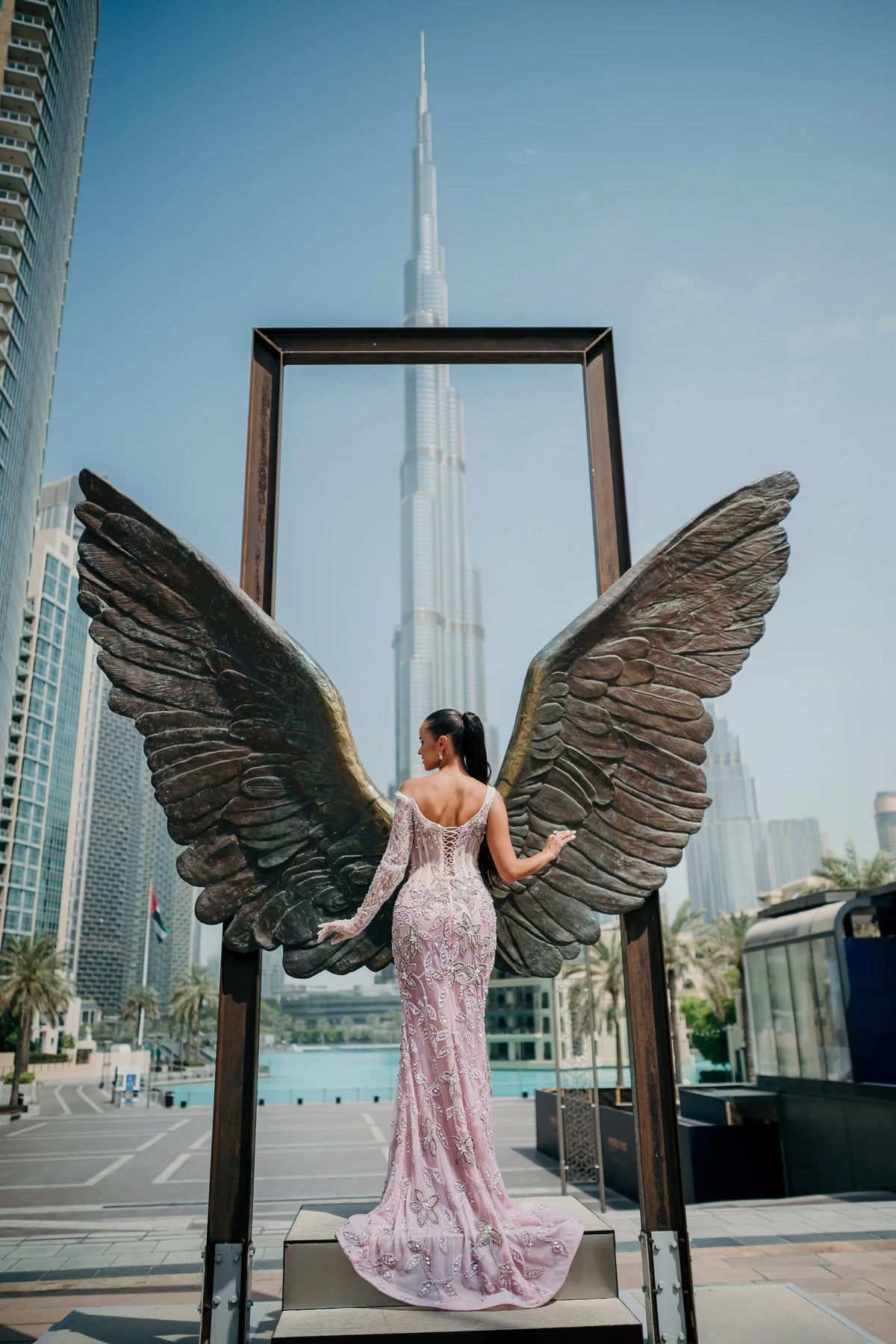 Sihëna خَلَنْجُ الغَسَق — lilac one-shoulder long-sleeve column evening dress