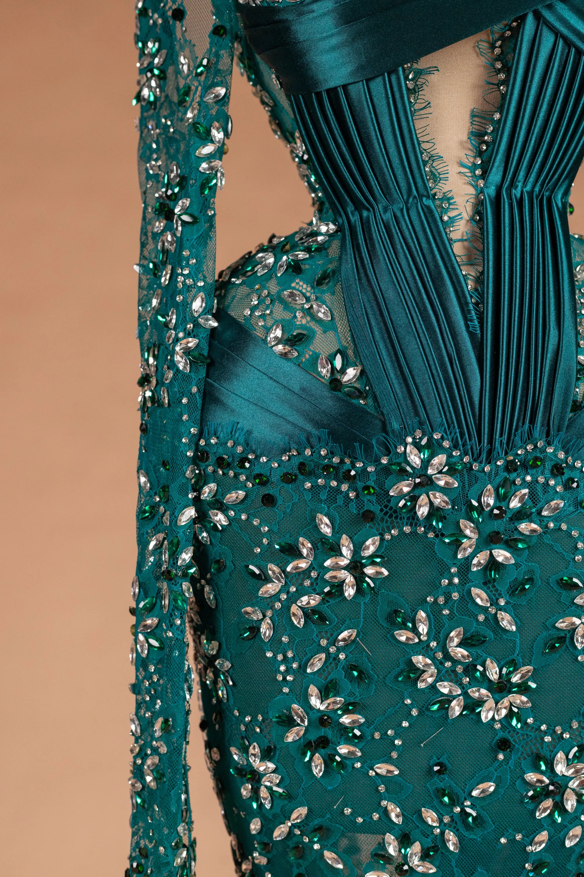 Sihëna نبيلةُ التركواز — teal asymmetric long-sleeve mermaid evening dress