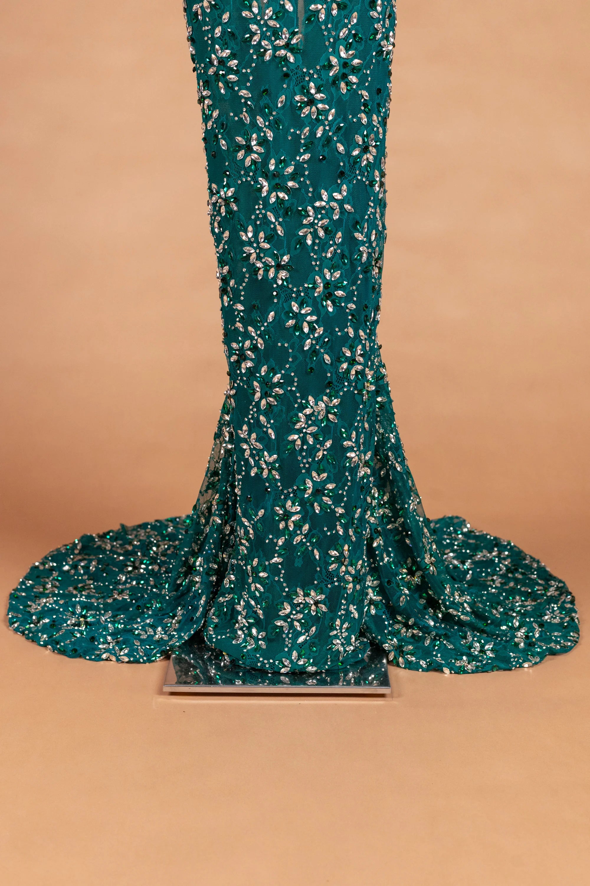 Sihëna نبيلةُ التركواز — teal asymmetric long-sleeve mermaid evening dress