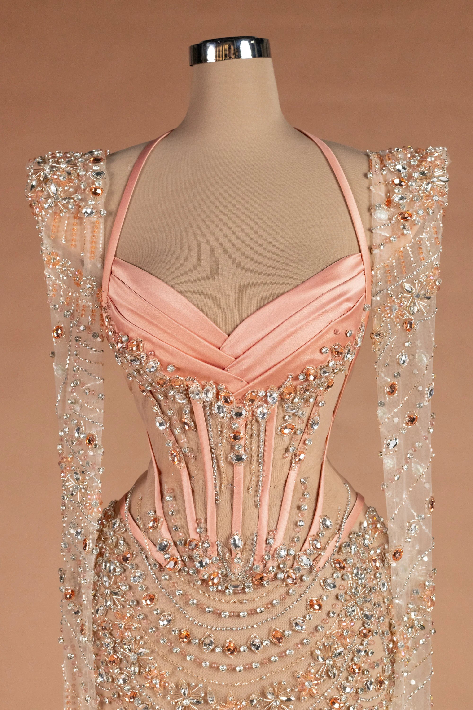 Sihëna قلائدُ الفاوانيا — blush sweetheart long-sleeve sheath evening dress