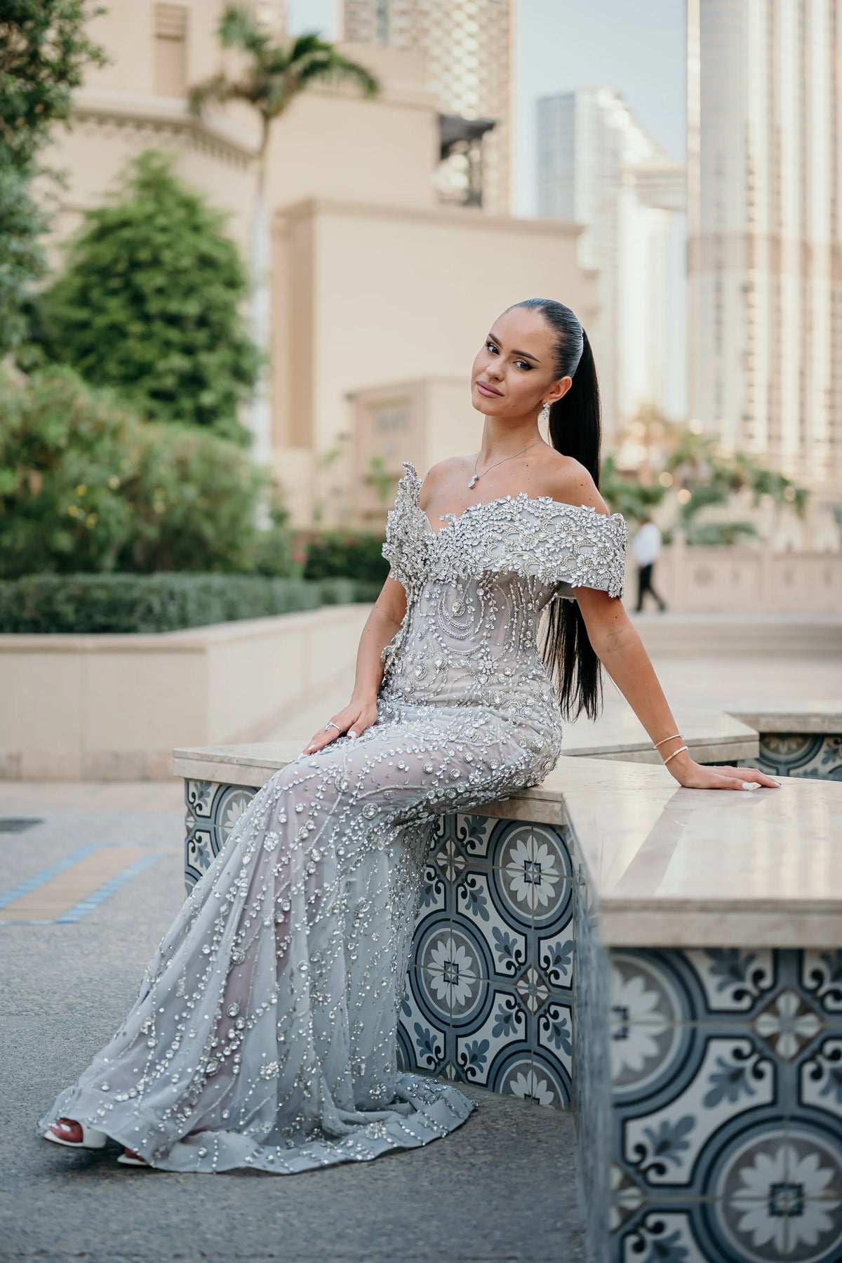 Sihëna Platinum Aigrette — silver sweetheart off-shoulder column evening dress