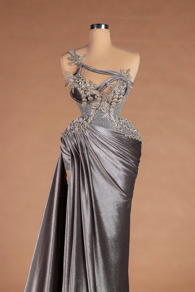 Sihëna فِضّةٌ سائِلة — silver one-shoulder sleeveless fitted evening dress