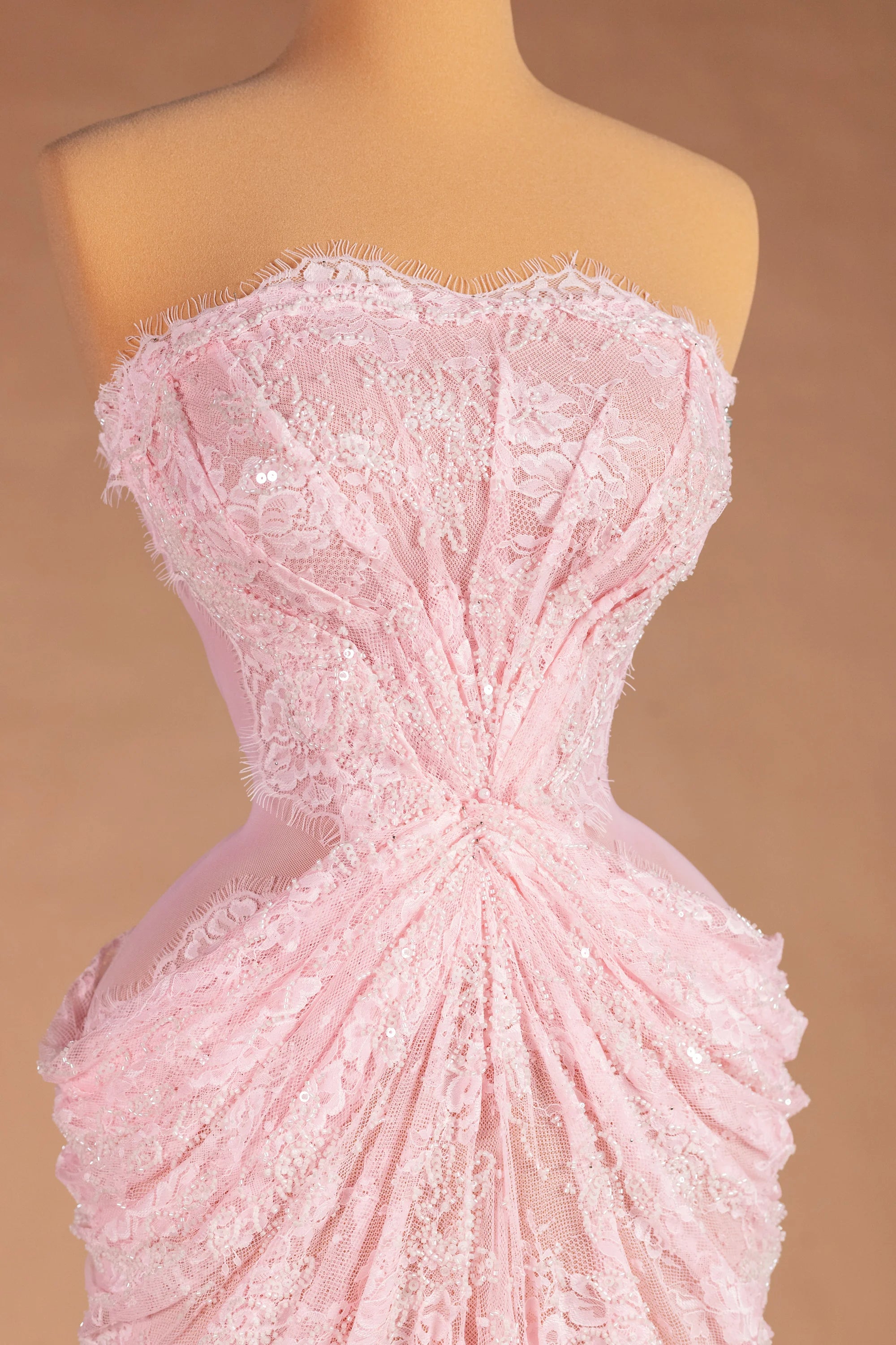 Sihëna رذاذ ماء الورد — pink strapless sleeveless sheath evening dress