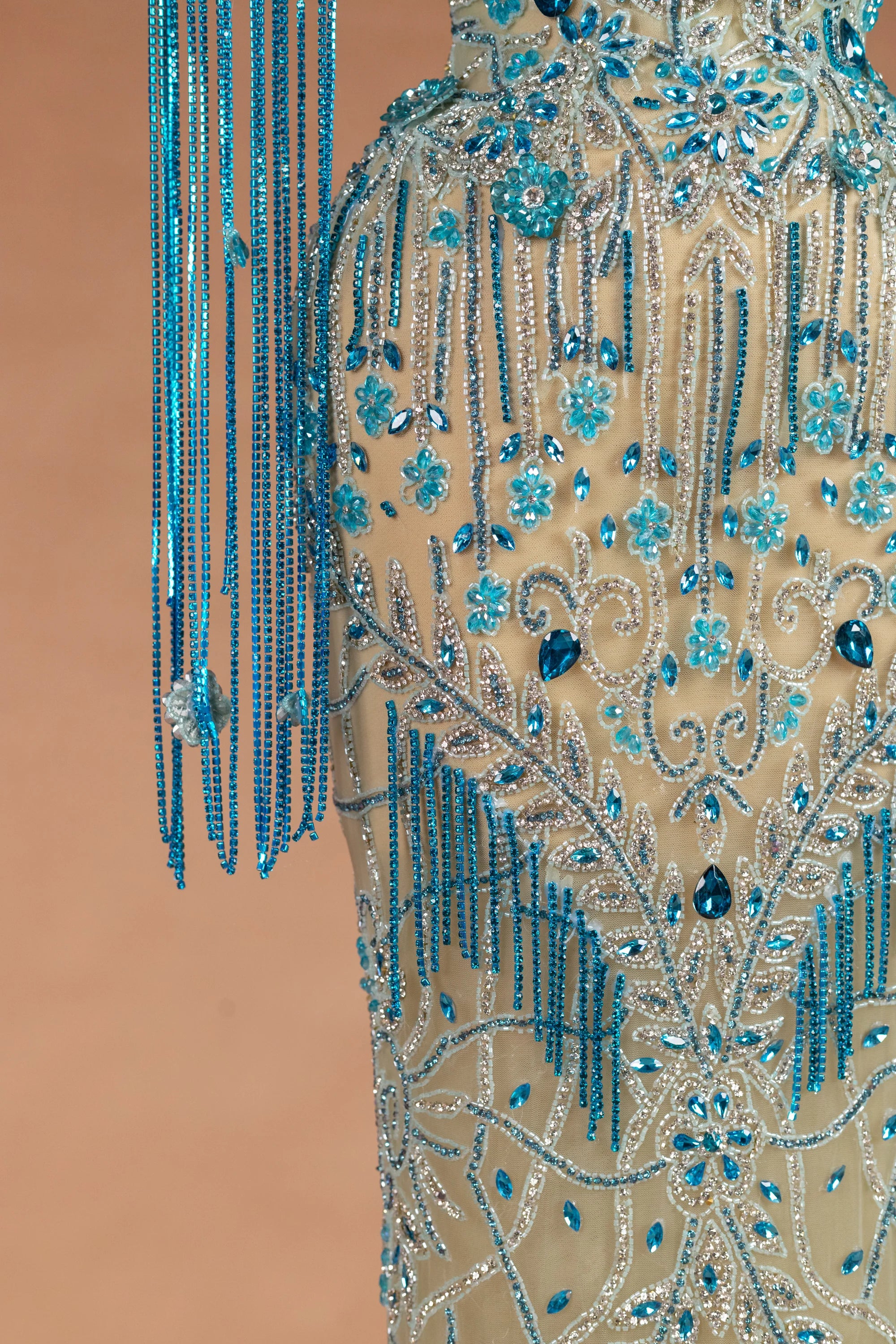 Sihëna مطر الفيروز — teal v-neck short-sleeve column evening dress
