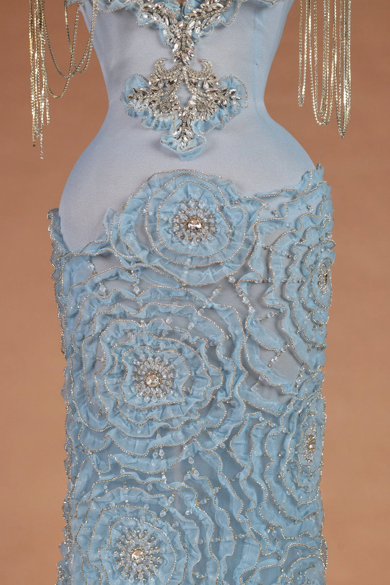 Sihëna رقصةُ الجليد — powder-blue v-neck sleeveless mermaid evening dress